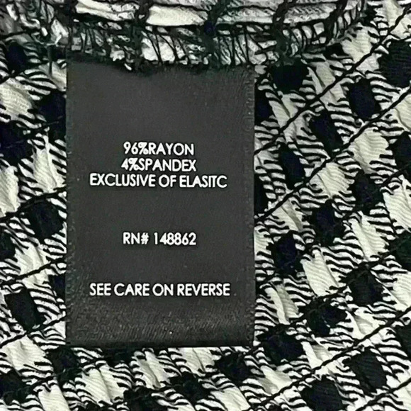 Torrid black and white gingham top  off the shoulder size 1X - Picture 7 of 7